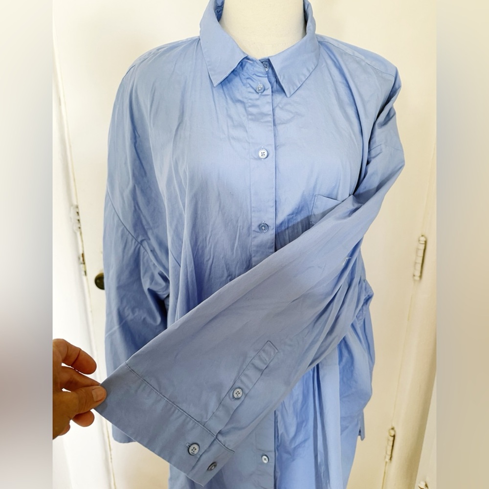 Banana Republic Oversized Light Blue Button Up Shirt - Picture 4 of 5